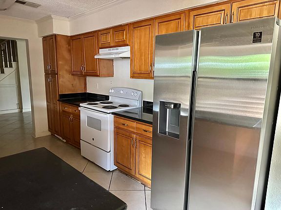 3rd image of 2703 Lexington Dr