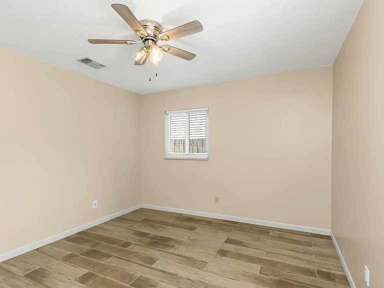 Main bedroom #4 with bathroom