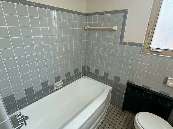 5th image of 3914 E Gatewood Ln APT 4