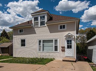 2225 Schroeder St, Dubuque, IA 52001