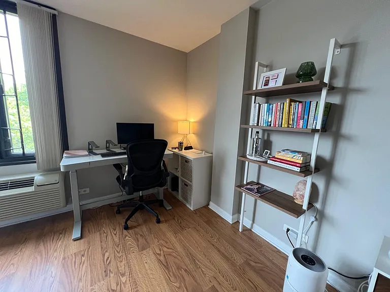 2007 N Sedgwick St #404 — Photo 7