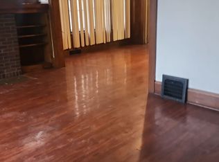 2707 N 41st St, Milwaukee, WI 53210