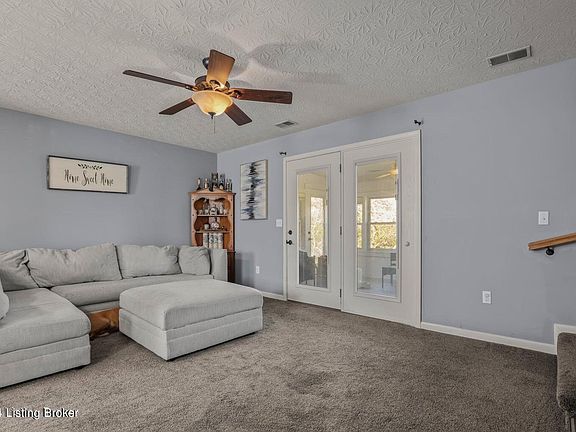 4th image of 1035 Horse Shoe Dr