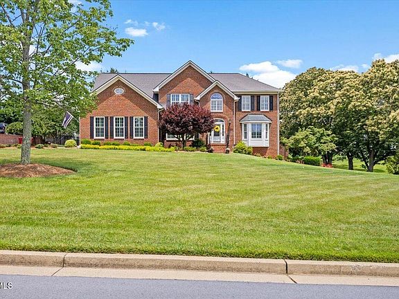 2nd image of 106 Sterling Springs Dr