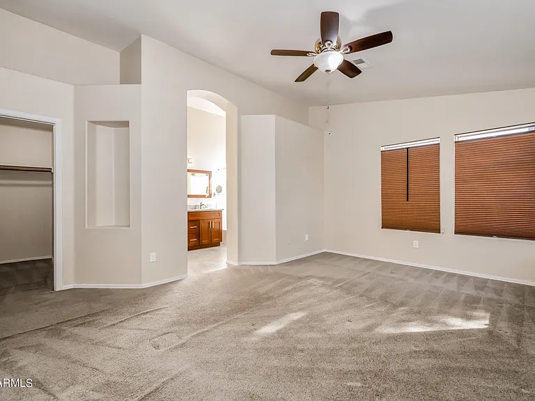 5203 W Buffalo St — Photo 15