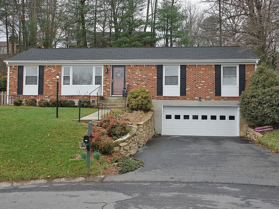 1st image of 4218 Woodvale Cir