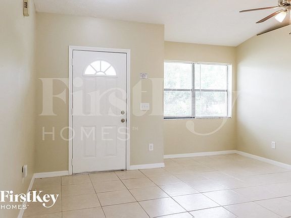 3rd image of 524 SW Buswell Ave