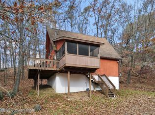 250 Brentwood Dr, Bushkill, PA 18324
