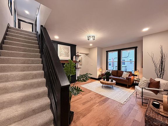 5th image of 6724 Windward St