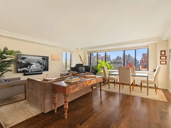 1441 Third Avenue image 1 of 14