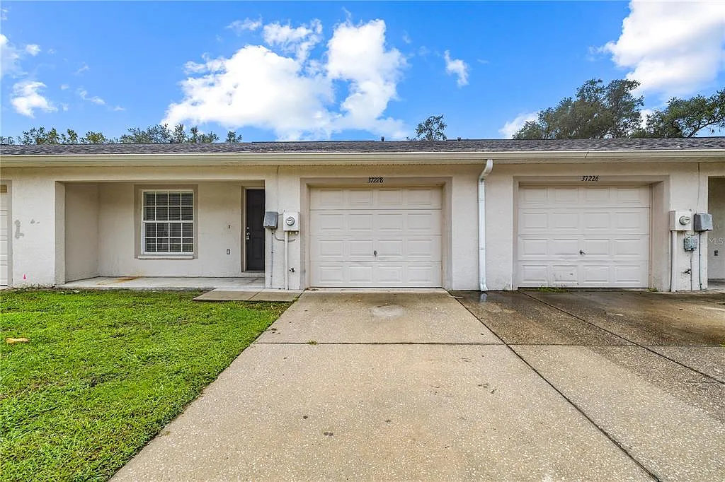 3 bed, 2.0 bath, 1212 sqft, $1,800 — Photo 4