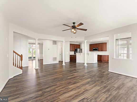 3rd image of 32 Houser Dr