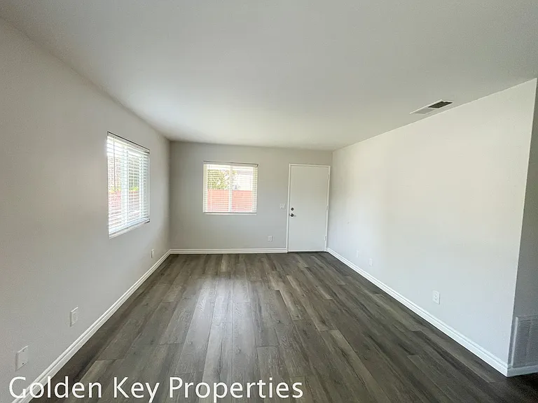 2715 Madison St #3 — Photo 8