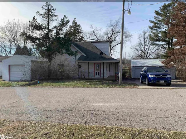421 S 8th St, Albia, IA 52531