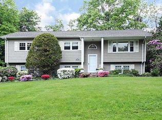 14 Jennifer Dr, New City, NY 10956