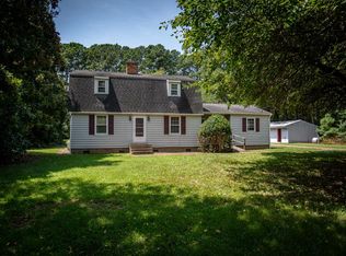 18543 Hermitage Rd, Onancock, VA 23417