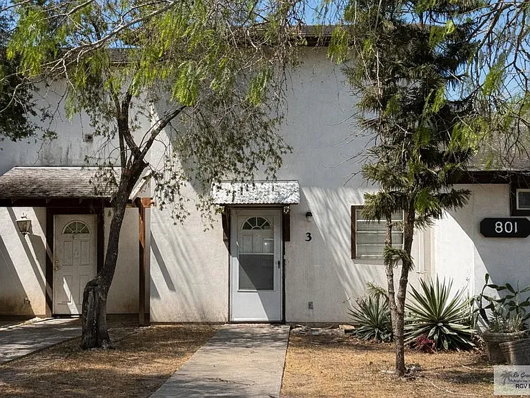 801 Continental Dr #3 — Photo 1