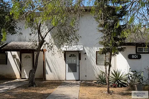 801 Continental Dr #3 Photo 1