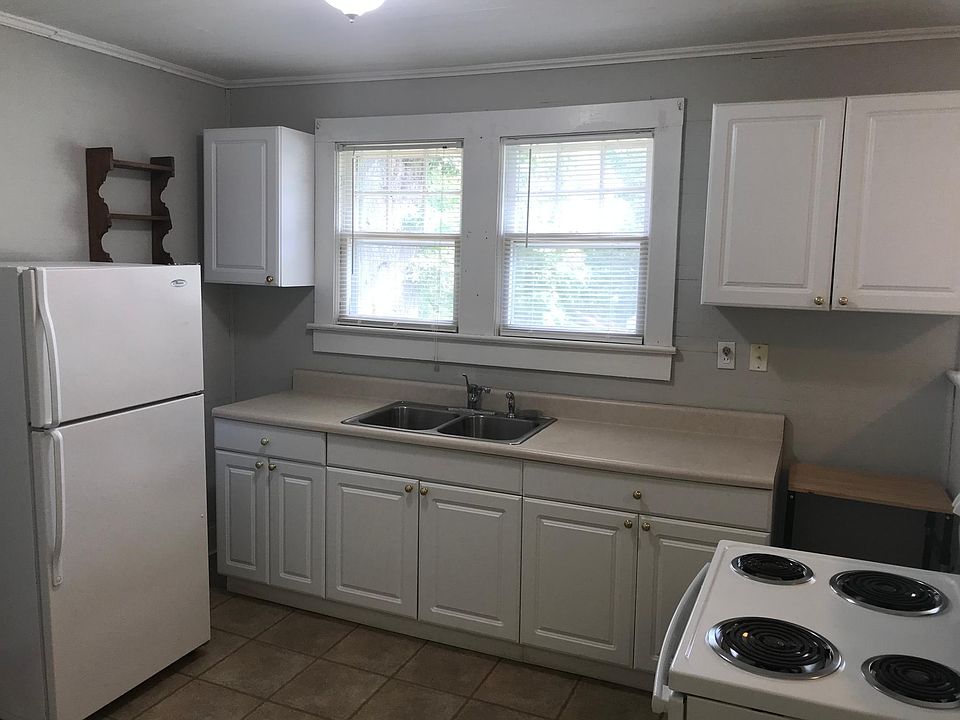 2nd image of 318 Stewart St #B