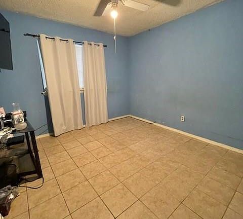 3rd image of 11804 Sunrise Dr