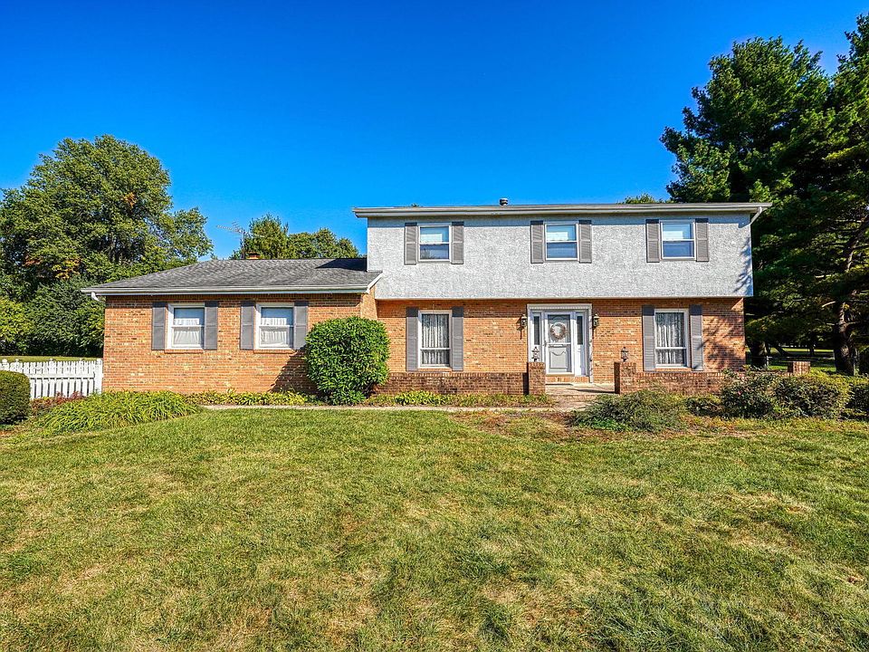 1st image of 13668 Stonehenge Cir