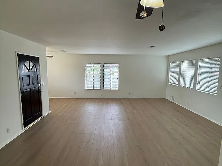 10866 Gerald Ave — Photo 3