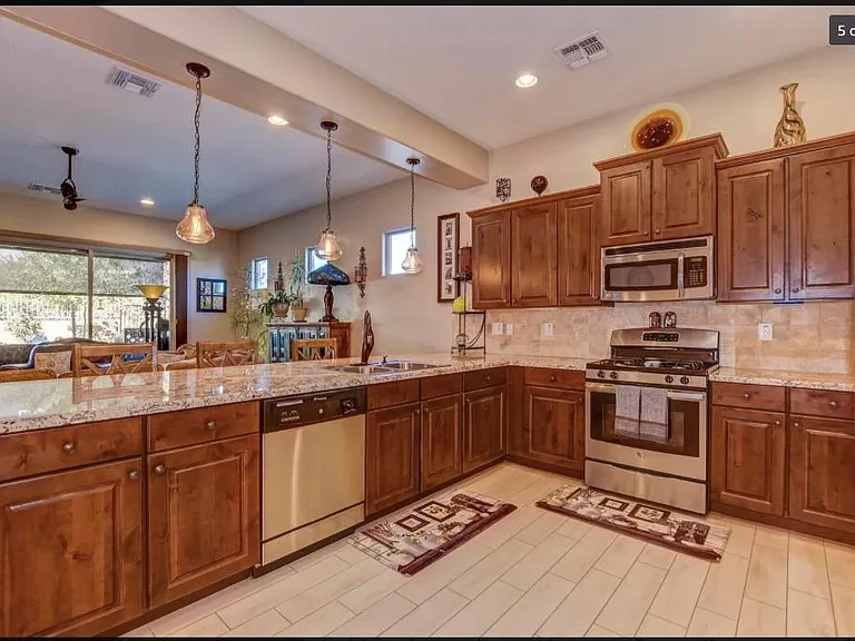2418 Alberta Way — Photo 6
