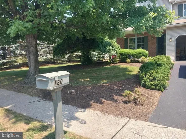 120 Carriage Dr, Wernersville, PA 19565