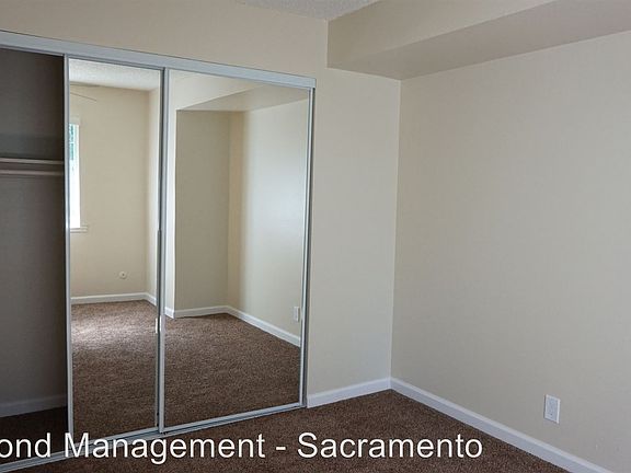 4th image of 1328 D St APT 01