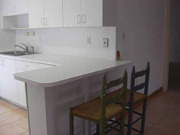 3rd image of 8025 Lake Dr APT 101