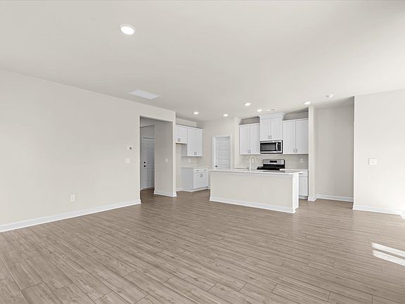 4th image of 115 Martel Dr