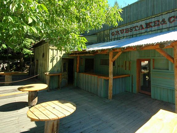 Welcoming indoor and outdoor spaces amplify the opportunities of this strategic location in Winthrop