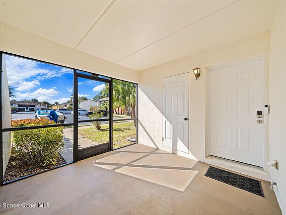 4th image of 716 Ridge Club Dr