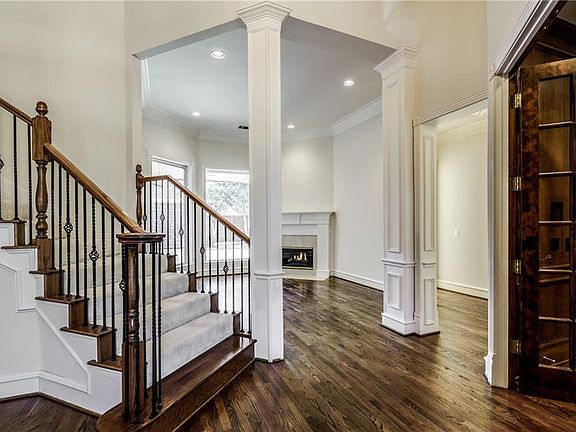 3rd image of 5808 Garrett Dr