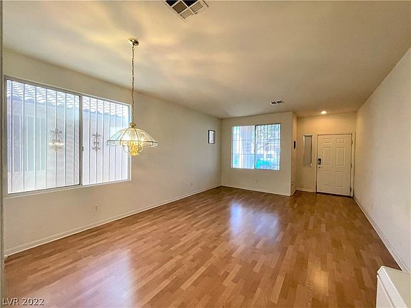 3rd image of 6011 Notre Dame Ave