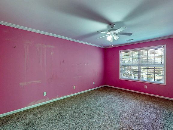 5th image of 348 Broadmoor Way