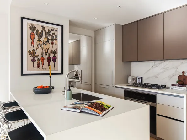 650 East 6th Street image 5 of 9