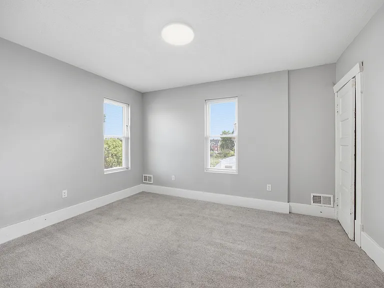 827 Hinnerman St — Photo 10