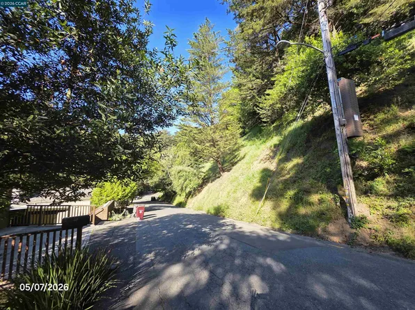 6386 Longcroft Dr, Oakland, CA 94611
