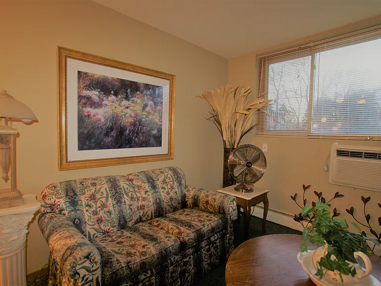 Powderhorn Park Apartments — Photo 10