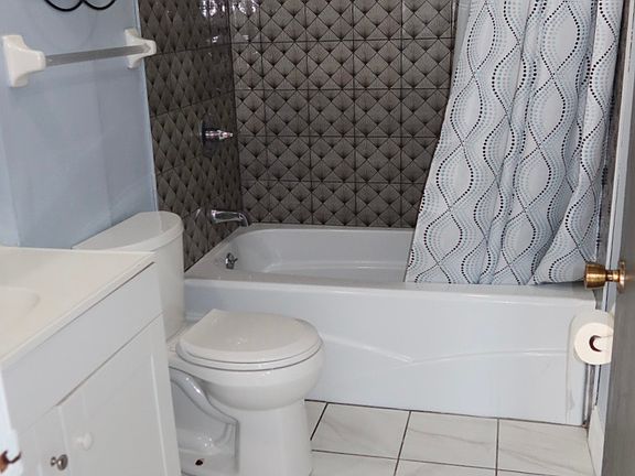 5th image of 7835 Meadowhaven Blvd