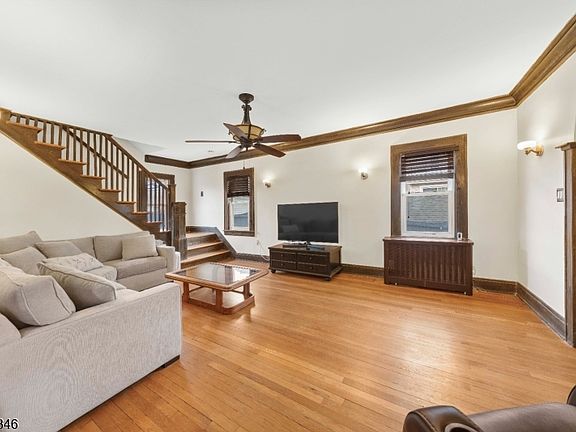 4th image of 1272 Robinson Ter