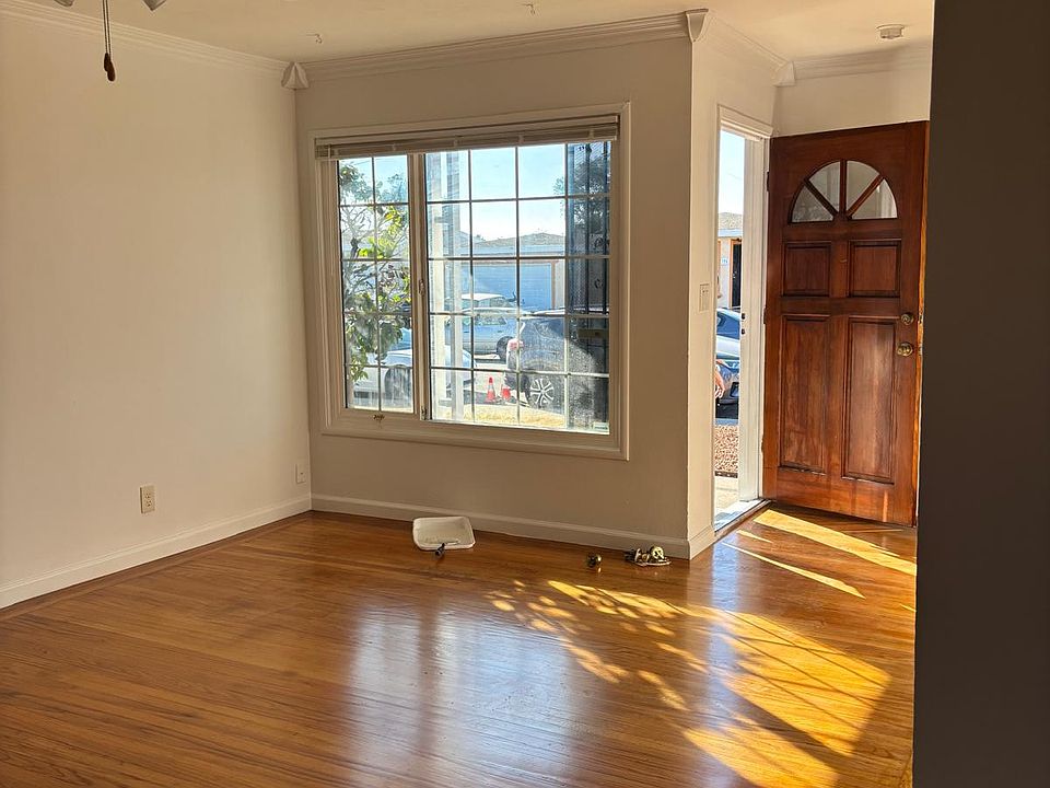 1st image of 364 Oxford St
