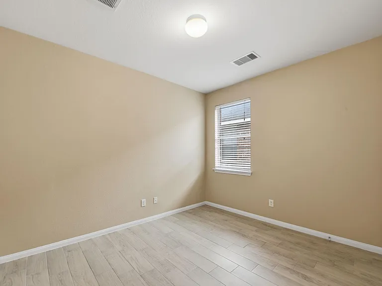 1702 Bonnyton Ln — Photo 27