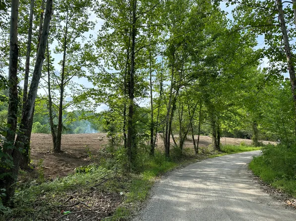 1 Katy Branch Rd, Hitchins, KY 41146