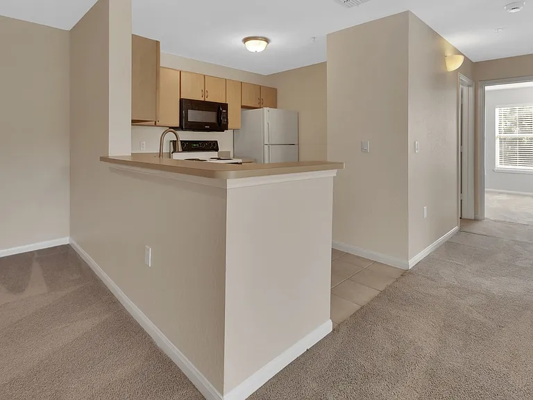 940 Village Trl #4-207 — Photo 9