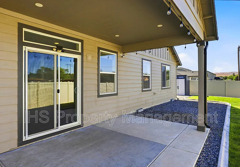 1918 Elm Pl — Photo 19