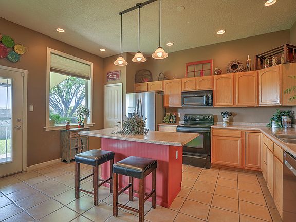3rd image of 6335 Avenida Madrid NW