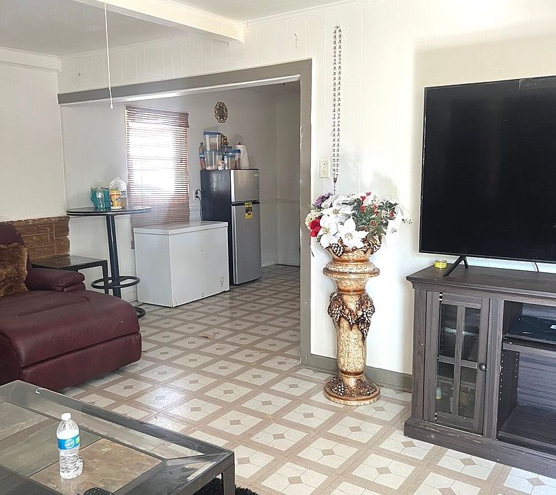 2nd image of 268 Blackhawk Dr
