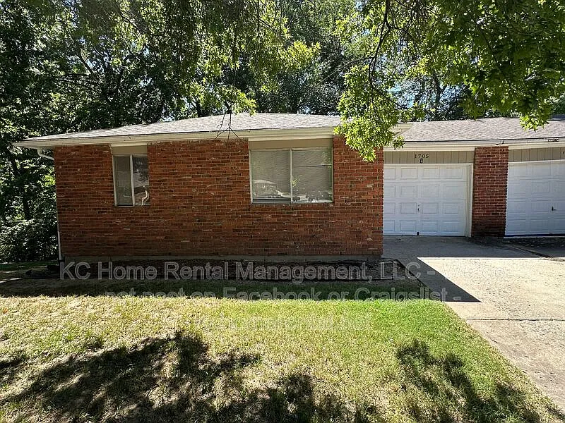2 bed, 1.0 bath, $1,150 — Photo 2